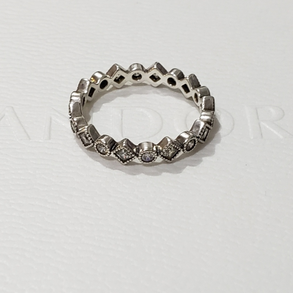 Pandora Alluring Brilliant Princess Ring